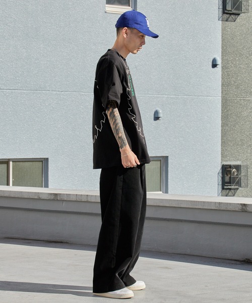 PLEASURES(プレジャー)の「PLEASURES/プレジャーズ ブランドロゴ コットンクルーネックTシャツ 2026年春夏(Tシャツ/カットソー・メンズ・ブラック・L/XL)」の12枚目の写真