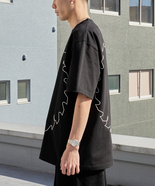 PLEASURES(プレジャー)の「PLEASURES/プレジャーズ ブランドロゴ コットンクルーネックTシャツ 2026年春夏(Tシャツ/カットソー・メンズ・ブラック・L/XL)」の8枚目の写真