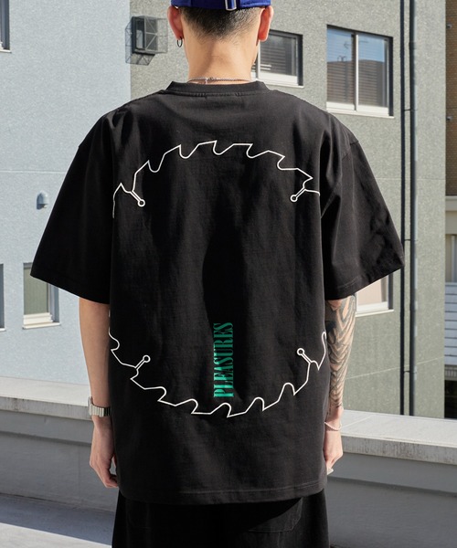 PLEASURES(プレジャー)の「PLEASURES/プレジャーズ ブランドロゴ コットンクルーネックTシャツ 2026年春夏(Tシャツ/カットソー・メンズ・ブラック・L/XL)」の7枚目の写真