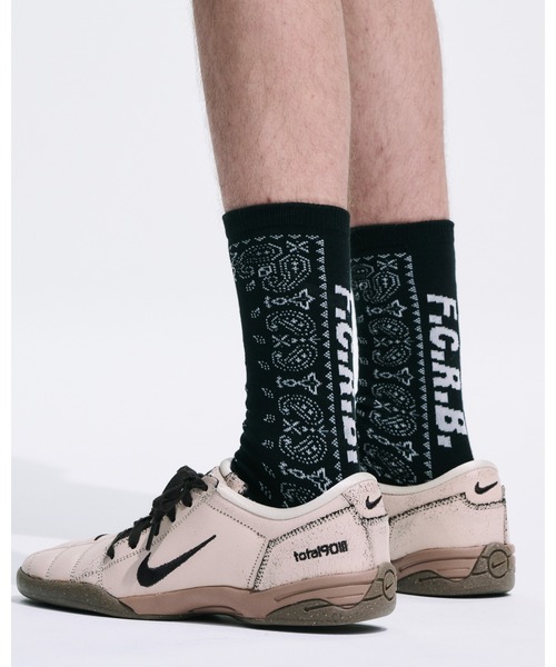 F.C.Real Bristol（エフシーレアルブリストル）の「BANDANA SOCKS（ソックス/靴下・メンズ・ネイビー/レッド/ブラック・LARGE/MEDIUM）」の4枚目の写真