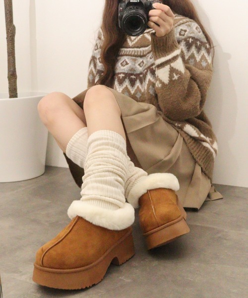 Dedes(デデス)の「Dedes 厚底 チャンキーヒール×バックベルト/スリッポン ムートン ファー シューズ(スリッポン・レディース・ブラック系2/ベージュ系1/ベージュ系2/ブラウン系2/ブラウン系1/ブラック系1・45/41/39/35/43/37)」の3枚目の写真