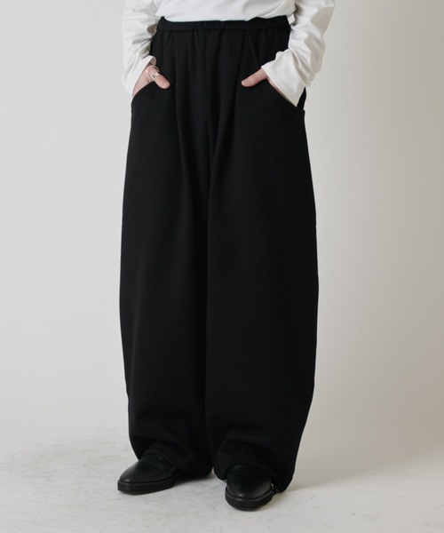 Lui's（ルイス）の「ルーズフィットスウェットワイドカーブパンツ（スウェットパンツ・メンズ・アイボリー/ブラック・S/M）」の10枚目の写真