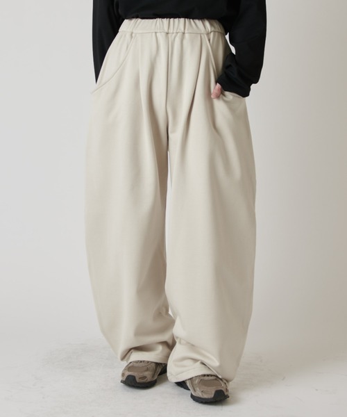 Lui's（ルイス）の「ルーズフィットスウェットワイドカーブパンツ（スウェットパンツ・メンズ・アイボリー/ブラック・S/M）」の3枚目の写真