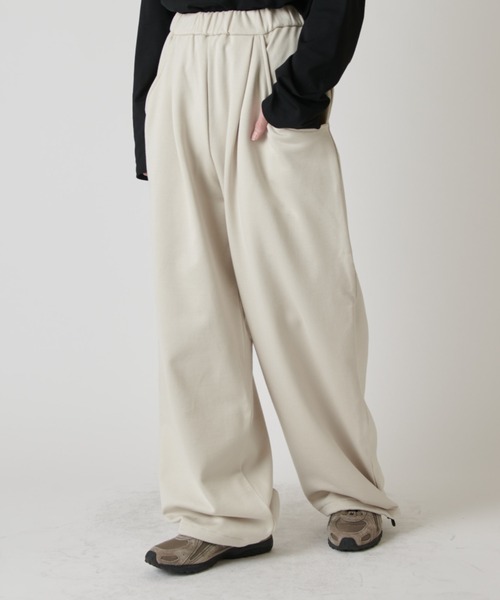 Lui's（ルイス）の「ルーズフィットスウェットワイドカーブパンツ（スウェットパンツ・メンズ・アイボリー/ブラック・S/M）」の6枚目の写真