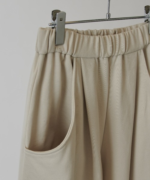 Lui's（ルイス）の「ルーズフィットスウェットワイドカーブパンツ（スウェットパンツ・メンズ・アイボリー/ブラック・S/M）」の19枚目の写真