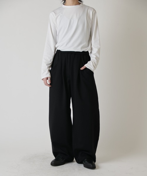 Lui's（ルイス）の「ルーズフィットスウェットワイドカーブパンツ（スウェットパンツ・メンズ・アイボリー/ブラック・S/M）」の13枚目の写真