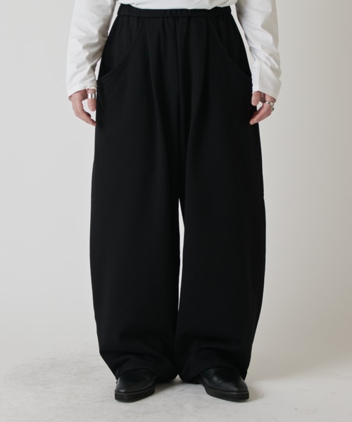 Lui's（ルイス）の「ルーズフィットスウェットワイドカーブパンツ（スウェットパンツ・メンズ・アイボリー/ブラック・S/M）」の9枚目の写真