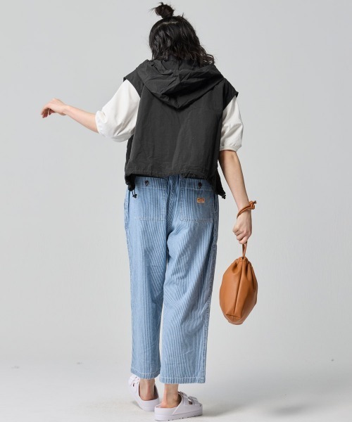 KRIFF MAYER Lady's Collection（クリフメイヤーレディースコレクション）の「撥水 ドロスト フードベスト / ミリタリーベスト / ナイロンベスト / 体型カバー / ライトアウター / セットアップ対応（ベスト・レディース・ブラック/ライトブラウン・LARGE/MEDIUM）」の8枚目の写真