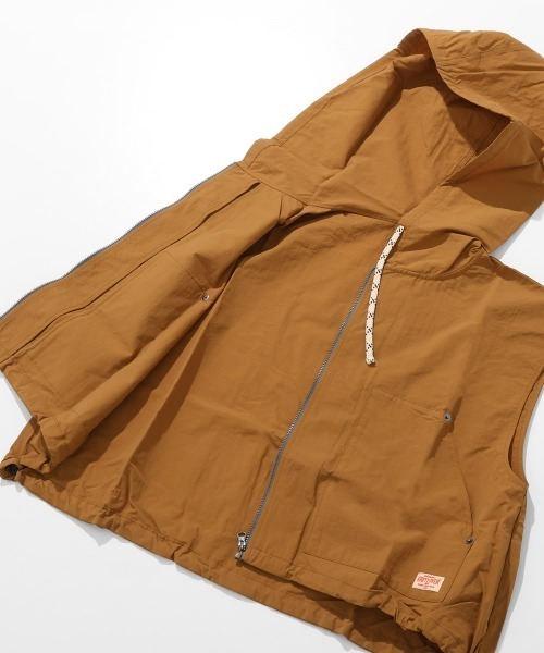 KRIFF MAYER Lady's Collection（クリフメイヤーレディースコレクション）の「撥水 ドロスト フードベスト / ミリタリーベスト / ナイロンベスト / 体型カバー / ライトアウター / セットアップ対応（ベスト・レディース・ブラック/ライトブラウン・LARGE/MEDIUM）」の12枚目の写真