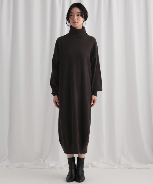 mysty woman（ミスティウーマン）の「コクーンニットワンピース 645243（ワンピース・レディース・アイボリー/ブラウン/ネイビー・FREE）」の22枚目の写真