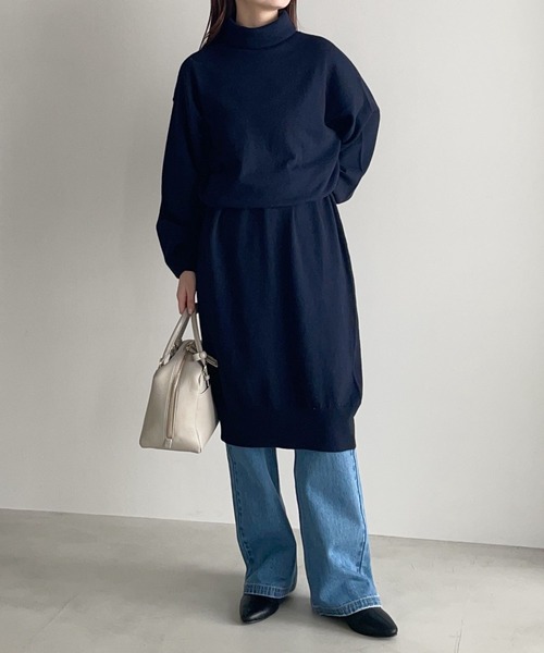 mysty woman（ミスティウーマン）の「コクーンニットワンピース 645243（ワンピース・レディース・アイボリー/ブラウン/ネイビー・FREE）」の17枚目の写真