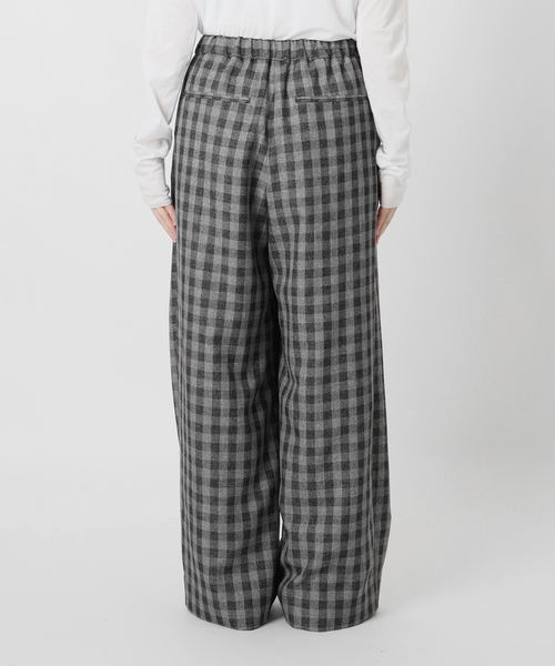 IENA（イエナ）の「ウォッシャブル ギンガムチェックイージーパンツ（その他パンツ・レディース・チャコールグレー・34/38/36）」の14枚目の写真