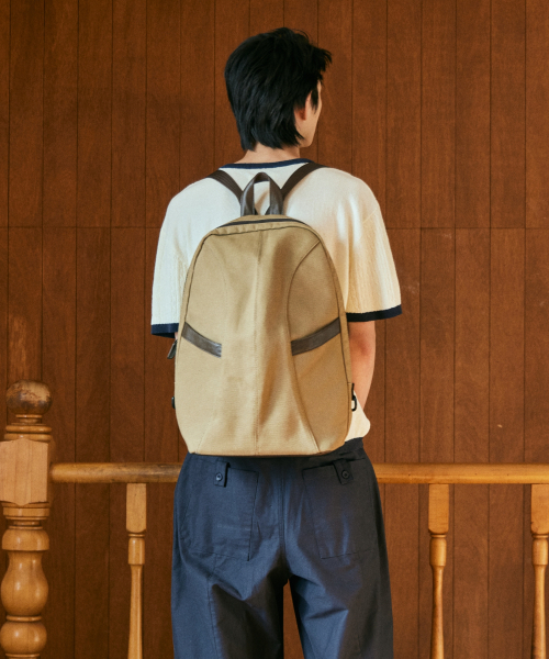 eastserviceshop(イーストサービスショップ)の「キャンバスレザーデイパック - キャメル(バックパック/リュック・レディース・キャメル・FREE)」の2枚目の写真