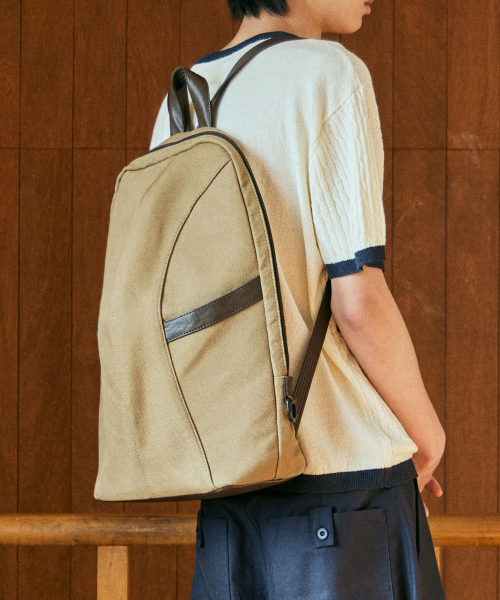 eastserviceshop(イーストサービスショップ)の「キャンバスレザーデイパック - キャメル(バックパック/リュック・レディース・キャメル・FREE)」の3枚目の写真
