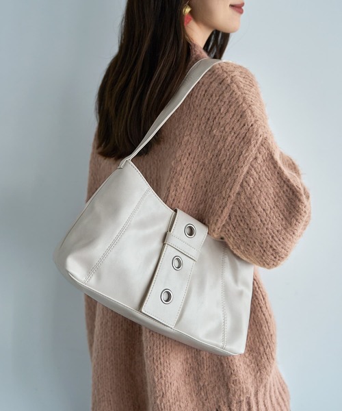 STYLE DELI（スタイルデリ）の「ハトメベルトCOLORショルダーバッグ（ショルダーバッグ・レディース・アイボリー/マスタード/レッド・FREE）」の2枚目の写真