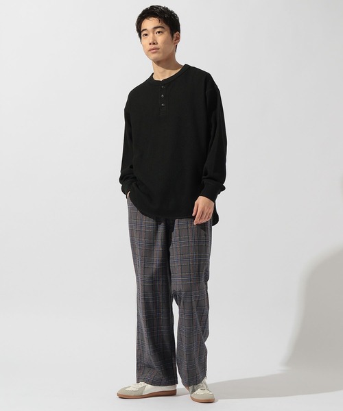 niko and...（ニコアンド）の「ワッフルヘンリーネックプルオーバー（Tシャツ/カットソー・メンズ・その他1/オフホワイト/ブラック・MEDIUM/LARGE）」の7枚目の写真