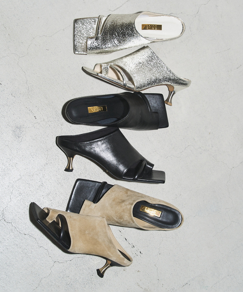 GRISE（グリーズ）の「《追加》GRISE5cmレザースクエアソフトトング（サンダル・レディース・シルバー/ベージュ/ブラック・SMALL/MEDIUM/LARGE/X-LARGE）」の4枚目の写真