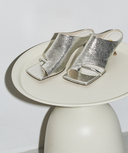 GRISE（グリーズ）の「《追加》GRISE5cmレザースクエアソフトトング（サンダル・レディース・シルバー/ベージュ/ブラック・SMALL/MEDIUM/LARGE/X-LARGE）」の7枚目の写真