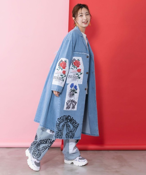 ScoLar（スカラー）の「ScoLar(スカラー) アップリケ×刺繍デニムorツイルロングコート（チェスターコート・レディース・ベージュ/ブルー・MEDIUM）」の14枚目の写真