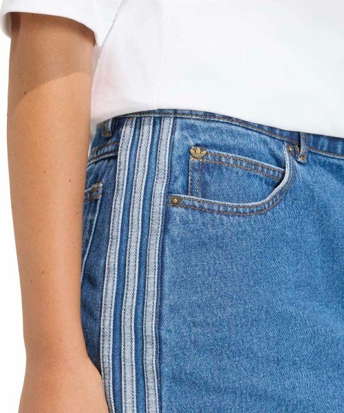 adidas(アディダス)の「adidas originals 3 Stripes Denim Skirt(アディダスオリジナルス スリーストライプス スカート デニム)(デニムスカート・レディース・ブルー系・SMALL/MEDIUM/LARGE)」の6枚目の写真