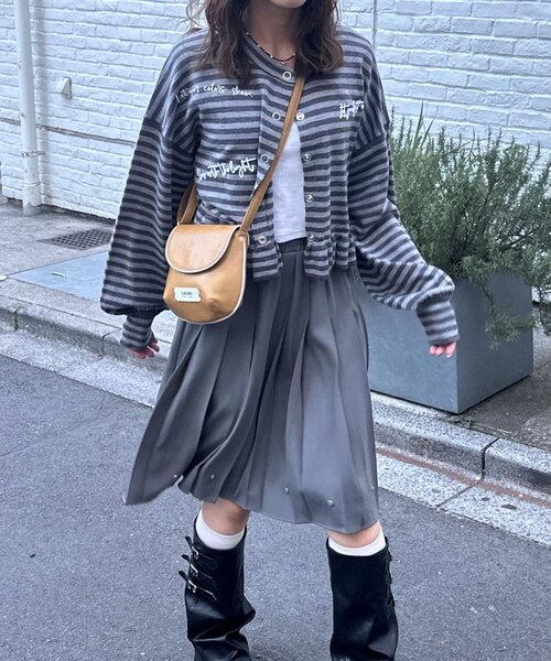 CIAOPANIC(チャオパニック)の「メッセージ刺繡配色ロゴフリルニットカーディガン(カーディガン/ボレロ・レディース・グレー/チャコールグレー/イエロー/ネイビー/ミント/ピンク・ONE SIZE)」の21枚目の写真