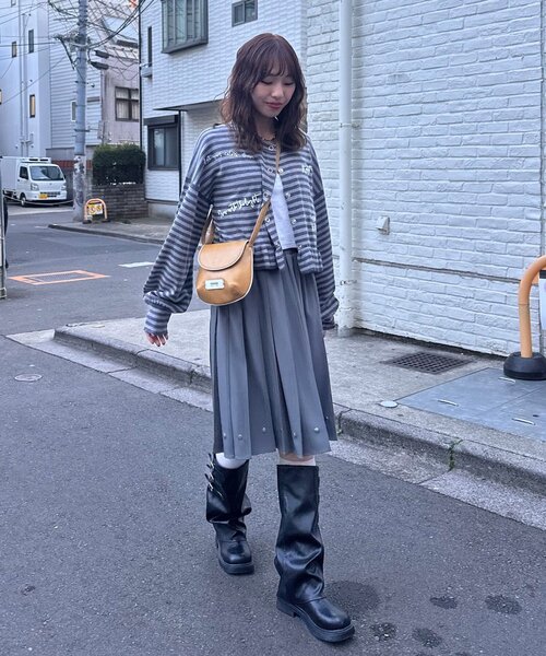 CIAOPANIC(チャオパニック)の「メッセージ刺繡配色ロゴフリルニットカーディガン(カーディガン/ボレロ・レディース・グレー/チャコールグレー/イエロー/ネイビー/ミント/ピンク・ONE SIZE)」の20枚目の写真