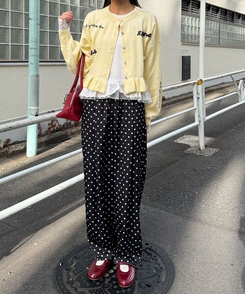 CIAOPANIC(チャオパニック)の「メッセージ刺繡配色ロゴフリルニットカーディガン(カーディガン/ボレロ・レディース・グレー/チャコールグレー/イエロー/ネイビー/ミント/ピンク・ONE SIZE)」の12枚目の写真