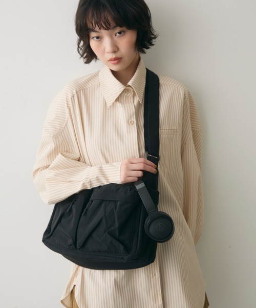 full/fill.(フルフィル)の「out pocket square shoulder bag / アウトポケットスクエアショルダーバッグ(ショルダーバッグ・レディース・アイボリー/ブラック・FREE)」の3枚目の写真
