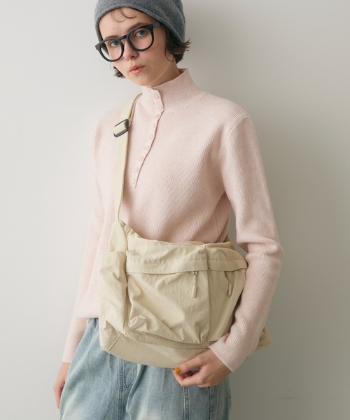full/fill.(フルフィル)の「out pocket square shoulder bag / アウトポケットスクエアショルダーバッグ(ショルダーバッグ・レディース・アイボリー/ブラック・FREE)」の12枚目の写真