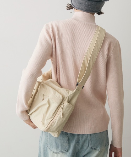 full/fill.(フルフィル)の「out pocket square shoulder bag / アウトポケットスクエアショルダーバッグ(ショルダーバッグ・レディース・アイボリー/ブラック・FREE)」の21枚目の写真