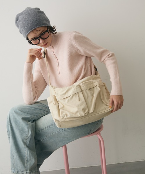 full/fill.(フルフィル)の「out pocket square shoulder bag / アウトポケットスクエアショルダーバッグ(ショルダーバッグ・レディース・アイボリー/ブラック・FREE)」の22枚目の写真