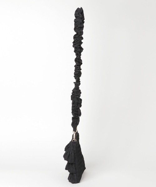 tiny tiny（ティニーティニー）の「フリルミニショルダーバッグ[tiny tiny(ティニーティニー)]（ショルダーバッグ・レディース・チャコール/ホワイト・0）」の14枚目の写真