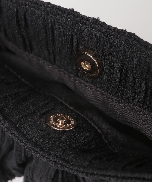 tiny tiny（ティニーティニー）の「フリルミニショルダーバッグ[tiny tiny(ティニーティニー)]（ショルダーバッグ・レディース・チャコール/ホワイト・0）」の4枚目の写真