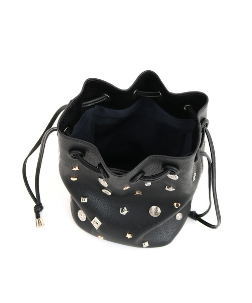 kakatoo（カカトゥ）の「カカトゥ kakatoo / WEB限定ビジューミックスチャーム ドロストバッグ（ショルダーバッグ・レディース・ブラック/ゴールド/アイボリー・FREE）」の14枚目の写真