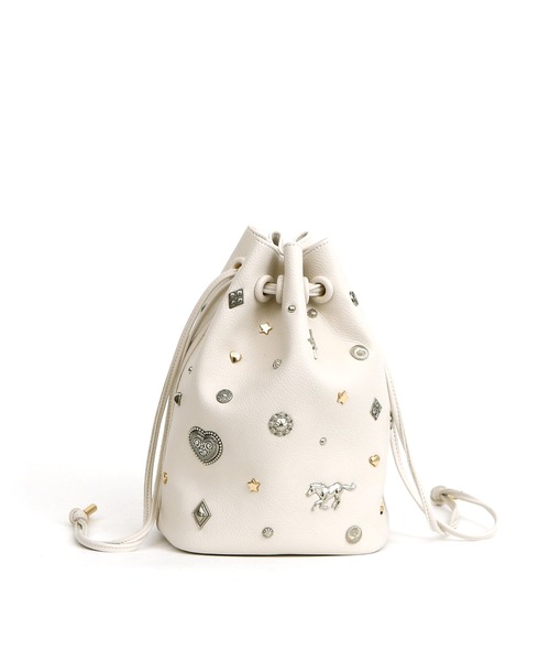 kakatoo（カカトゥ）の「カカトゥ kakatoo / WEB限定ビジューミックスチャーム ドロストバッグ（ショルダーバッグ・レディース・ブラック/ゴールド/アイボリー・FREE）」の5枚目の写真