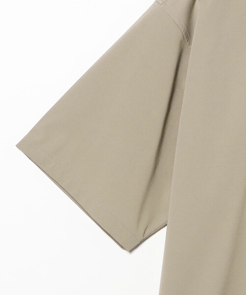 BEAMS(ビームス)の「テック シャツ【ワイドフィット】(シャツ/ブラウス・メンズ・ブラック/ベージュ・L/M/S/XL)」の8枚目の写真