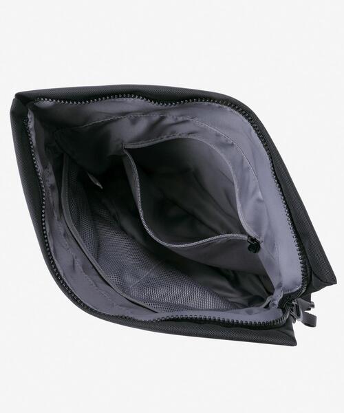 THE NORTH FACE（ザノースフェイス）の「THE NORTH FACE　PYRENEES SHOULDER L（ショルダーバッグ・メンズ・ブラック・ONE）」の6枚目の写真