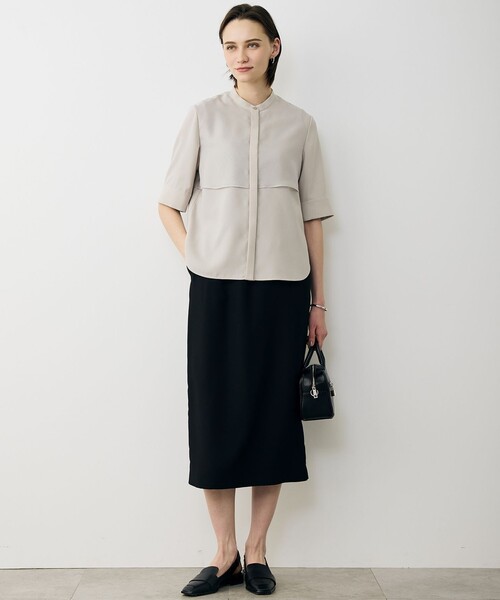 ICB(アイシービー)の「【WEB限定カラーあり】 FluidBackSatin バンドカラーシャツ(シャツ/ブラウス・レディース・ライトイエロー系/サックスブルー系/ネイビー系/ブラック系/グレー系・46/44/42/40/48)」の15枚目の写真