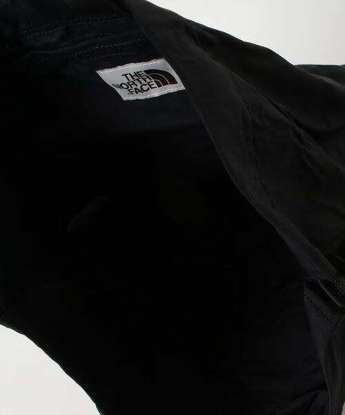 THE NORTH FACE(ザノースフェイス)の「国内未発売 THE NORTH FACE(ザ・ノースフェイス)/巾着バッグ バケット ナップサック リンデン メッシュ ジムサック/LINDEN MESH GYM SACK(バックパック/リュック・レディース・ブラック/グレー・FREE)」の5枚目の写真