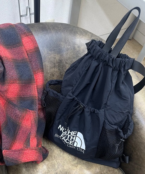 THE NORTH FACE(ザノースフェイス)の「国内未発売 THE NORTH FACE(ザ・ノースフェイス)/巾着バッグ バケット ナップサック リンデン メッシュ ジムサック/LINDEN MESH GYM SACK(バックパック/リュック・レディース・ブラック/グレー・FREE)」の10枚目の写真