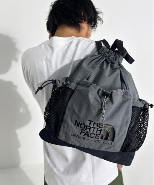 THE NORTH FACE(ザノースフェイス)の「国内未発売 THE NORTH FACE(ザ・ノースフェイス)/巾着バッグ バケット ナップサック リンデン メッシュ ジムサック/LINDEN MESH GYM SACK(バックパック/リュック・レディース・ブラック/グレー・FREE)」の7枚目の写真