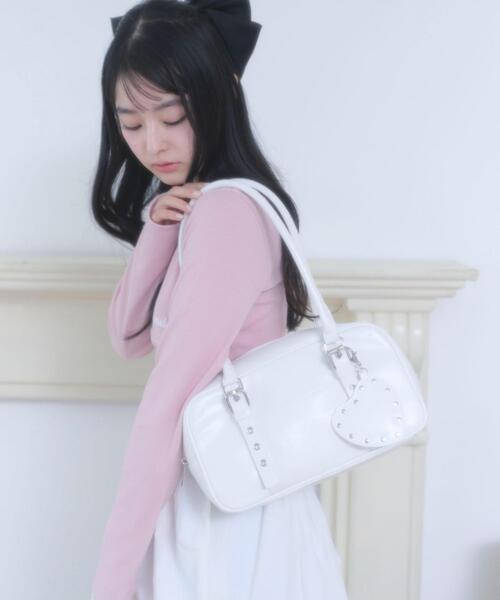 WEGO（ウィゴー）の「WEGO/スタッズハートチャーム付きハトメボストン（ハンドバッグ・レディース・ブラック/ホワイト/レッド・FREE）」の9枚目の写真