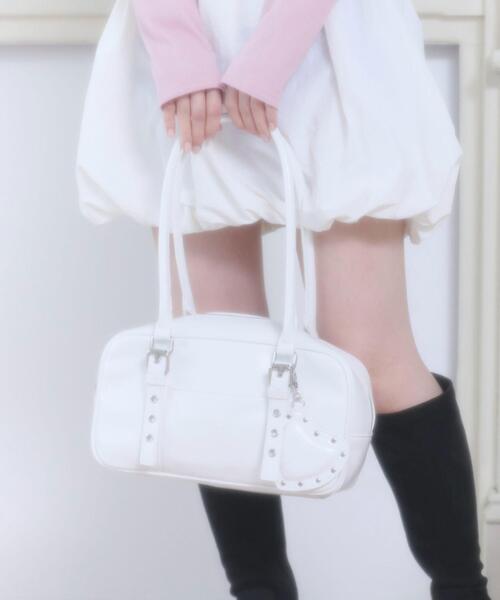 WEGO（ウィゴー）の「WEGO/スタッズハートチャーム付きハトメボストン（ハンドバッグ・レディース・ブラック/ホワイト/レッド・FREE）」の10枚目の写真