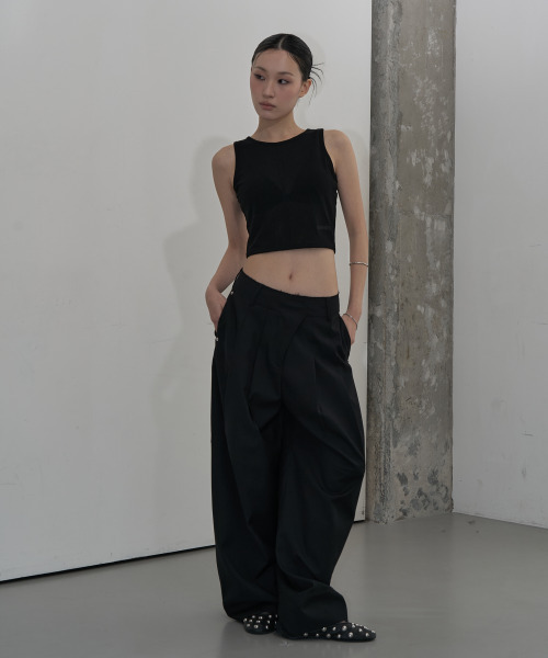 ZIZEMUSEUM(ジゼミュージアム)の「WAIST DETAIL TWO-TUCK WIDE SLACKS (BLACK)(スラックス・レディース・その他・SMALL/MEDIUM/LARGE)」の3枚目の写真