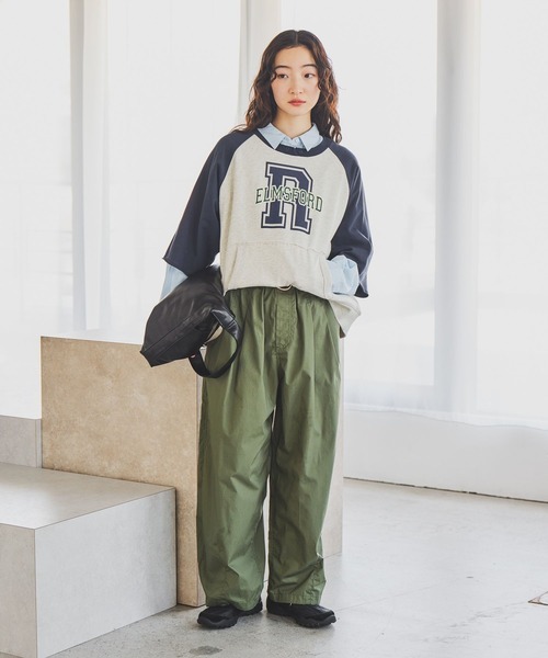 niko and...（ニコアンド）の「BIGレターカレッジ半袖プルオーバー（Tシャツ/カットソー・レディース・グレー/ナチュラル/グリーン・FREE）」の4枚目の写真