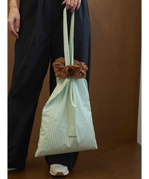 emmi（エミ）の「【ONLINE限定カラーあり】シュシュ付きemmiロゴトートバッグ（トートバッグ・レディース・ピンク/ホワイト/ミント/ブルー・F）」の22枚目の写真