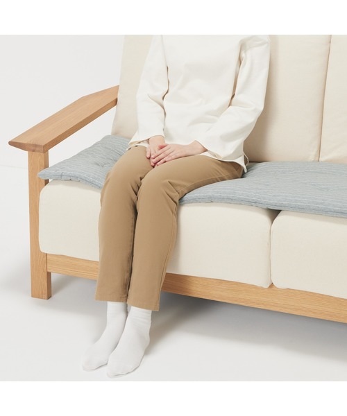 無印良品（ムジルシリョウヒン）の「ひんやり綿シートクッション　ロングタイプ　５０×１５０ｃｍ（クッション/クッションカバー・メンズ・ホワイト系/グレー系・FREE）」の8枚目の写真