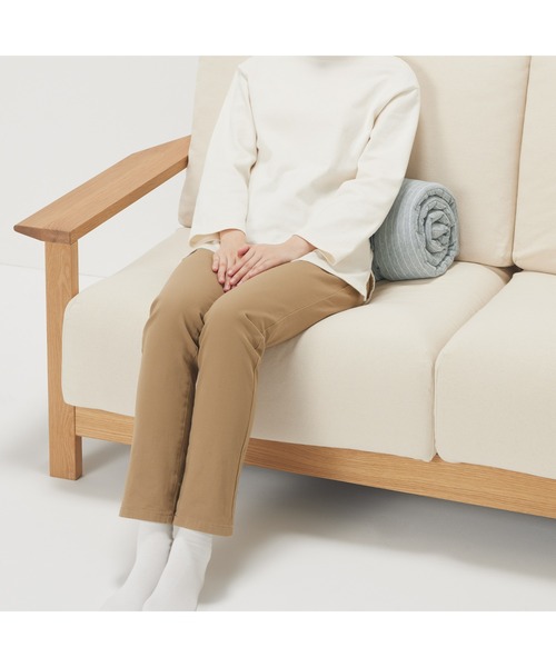 無印良品（ムジルシリョウヒン）の「ひんやり綿シートクッション　ロングタイプ　５０×１５０ｃｍ（クッション/クッションカバー・メンズ・ホワイト系/グレー系・FREE）」の7枚目の写真