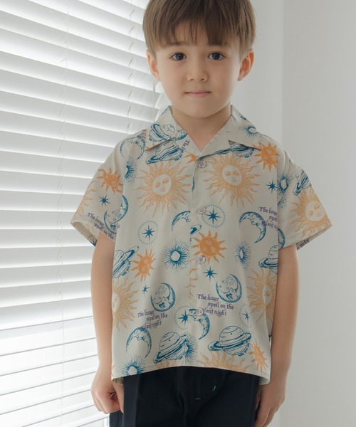 MAKE YOUR DAY(メイクユアデイ)の「宇宙と花柄テロテロ半袖シャツ■80~140cm(シャツ/ブラウス・キッズ・ネイビー/アイボリー/ブラウン・100/120/110/90/140/130/80)」の1枚目の写真