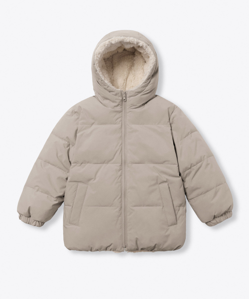 MUSINSA STANDARD KIDS（ムシンサスタンダードキッズ）の「デイリープファーリバーシブルフリースフーデッドパディングジャケット [ダスティベージュ/クリーム]（ブルゾン・レディース・その他・100/110/120/130/140/150/160）」の2枚目の写真